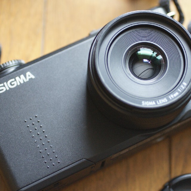 SIGMA(シグマ)のSIGMA DP1 merrill 広角単焦点 スマホ/家電/カメラのカメラ(コンパクトデジタルカメラ)の商品写真