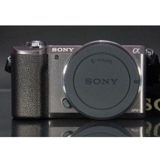 ソニー(SONY)の【ミラーレス一眼】SONY α5100 ブラウン ※ボディのみ(ミラーレス一眼)