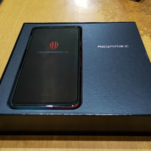 Nubia Red Magic 5G 12/256 ネオン 中古美品 スマホ/家電/カメラのスマートフォン/携帯電話(スマートフォン本体)の商品写真