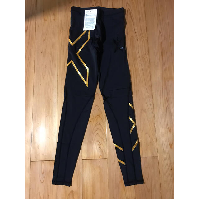 2XU(ツータイムズユー)の2XU  メンズ ロングパンツ  Sサイズ gold メンズのレッグウェア(レギンス/スパッツ)の商品写真