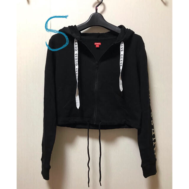 GUESS(ゲス)の選べるサイズGuess ショート丈パーカー♡ブラック レディースのトップス(パーカー)の商品写真