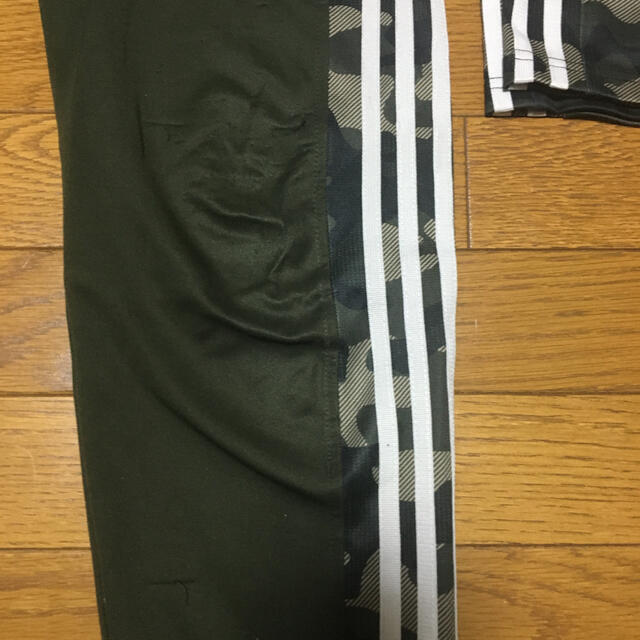 adidas(アディダス)のadidas 上下ジャージ160 カーキカモフラ　訳あり キッズ/ベビー/マタニティのキッズ服男の子用(90cm~)(その他)の商品写真