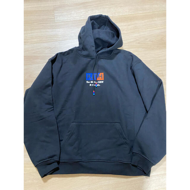 kith bmw box logo パーカー　フーディ L