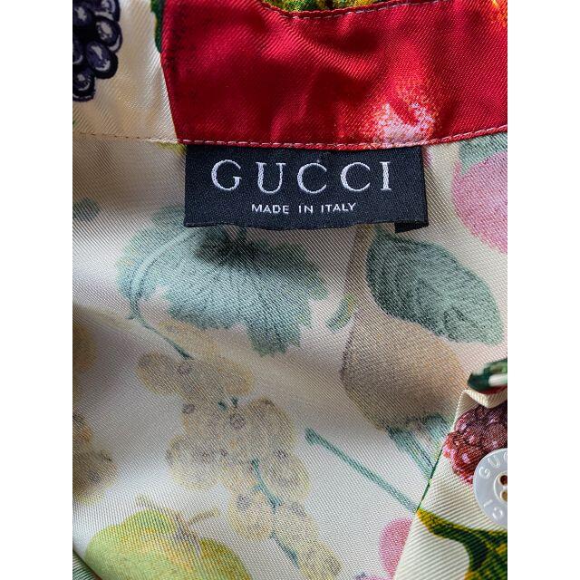 Gucci(グッチ)の本物美品 GUCCI レディース シルク フルーツ柄 総柄 長袖 シャツ 40 レディースのトップス(シャツ/ブラウス(長袖/七分))の商品写真