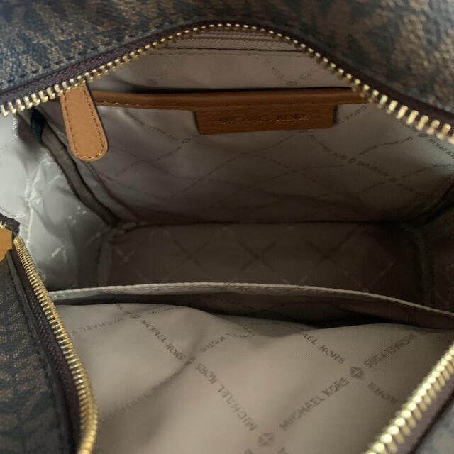 Michael Kors(マイケルコース)のMichael Kors スタッズ付リュック レディースのバッグ(リュック/バックパック)の商品写真