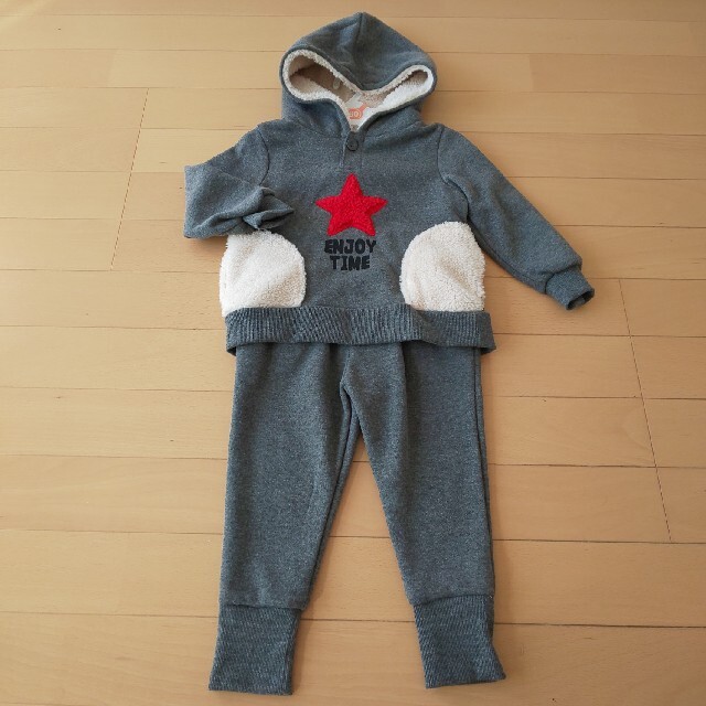 西松屋(ニシマツヤ)の90 新品 スウェットセット キッズ/ベビー/マタニティのキッズ服男の子用(90cm~)(その他)の商品写真