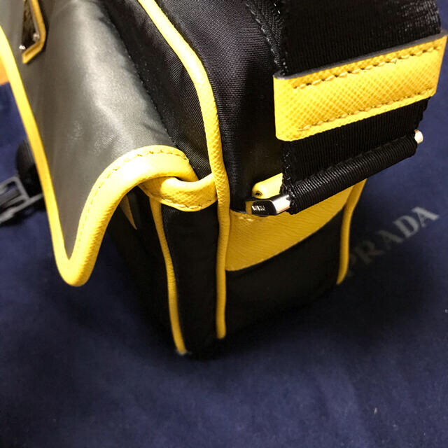 じゃむ様専用 PRADA ショルダーバッグ 新品 ブラック・イエロー じゃむ様専用 PRADA ショルダーバッグ 新品 ブラック・イエロー