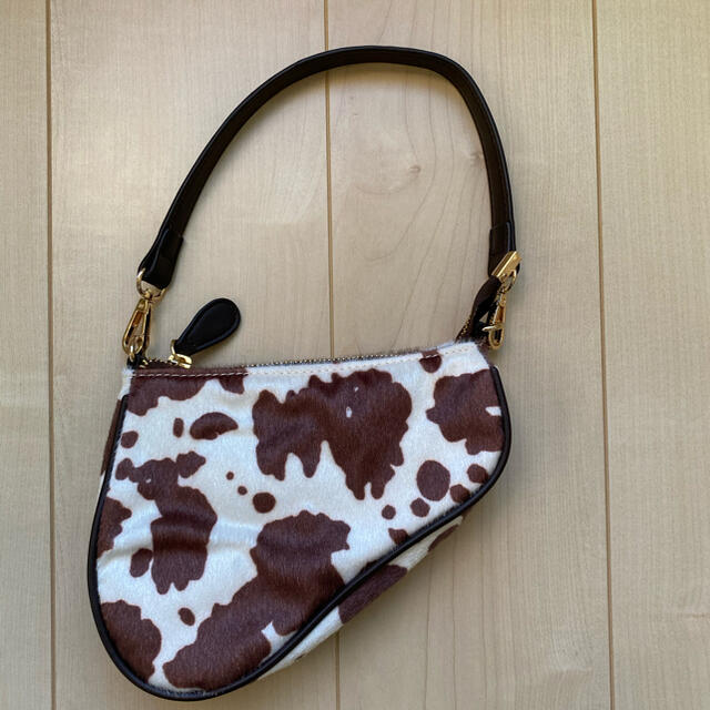 SeaRoomlynn(シールームリン)の数回使用　美品　searoomlynn PIPING COW BAG カウバッグ レディースのバッグ(ショルダーバッグ)の商品写真