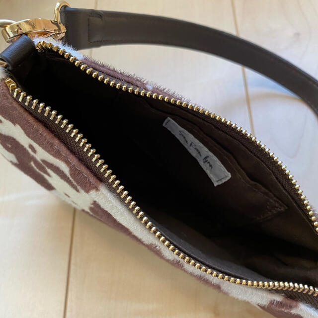 SeaRoomlynn(シールームリン)の数回使用　美品　searoomlynn PIPING COW BAG カウバッグ レディースのバッグ(ショルダーバッグ)の商品写真