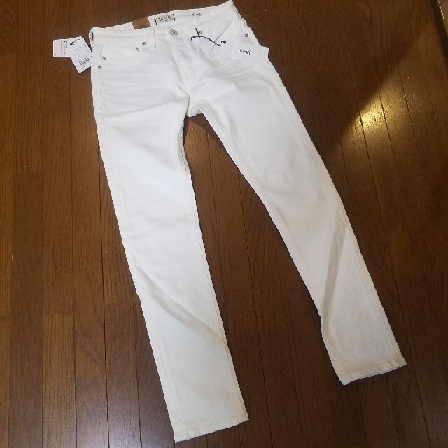 お値引き　YANUK ヤヌーク　KAY boys slim 新品未使用紙タグ付き