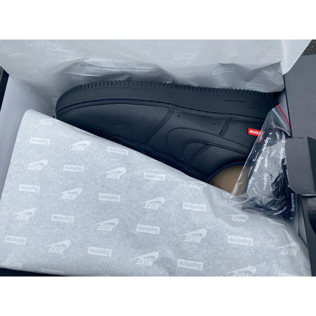 Supreme(シュプリーム)のSUPREME NIKE AIR FORCE 1 Black 27cm メンズの靴/シューズ(スニーカー)の商品写真