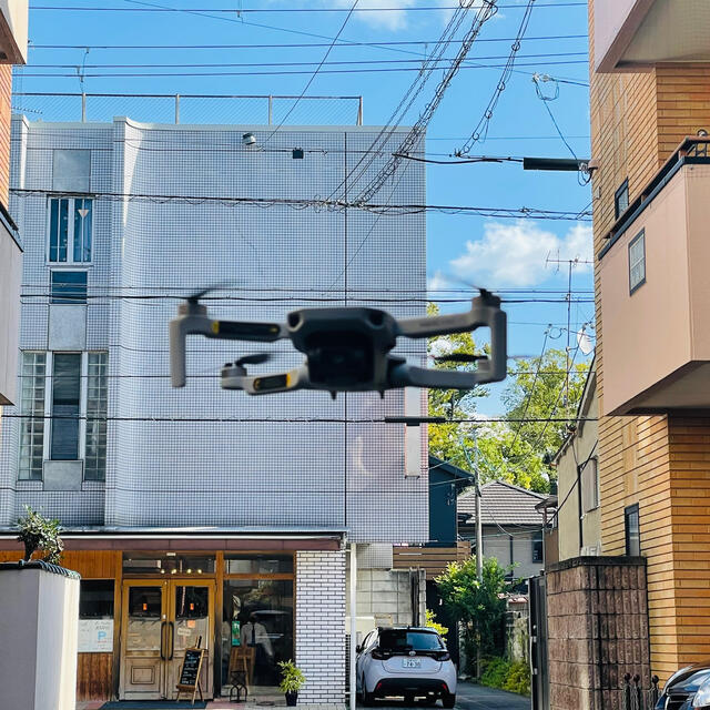 Dji Mavic mini combo マビックミニ　コンボ エンタメ/ホビーのおもちゃ/ぬいぐるみ(トイラジコン)の商品写真