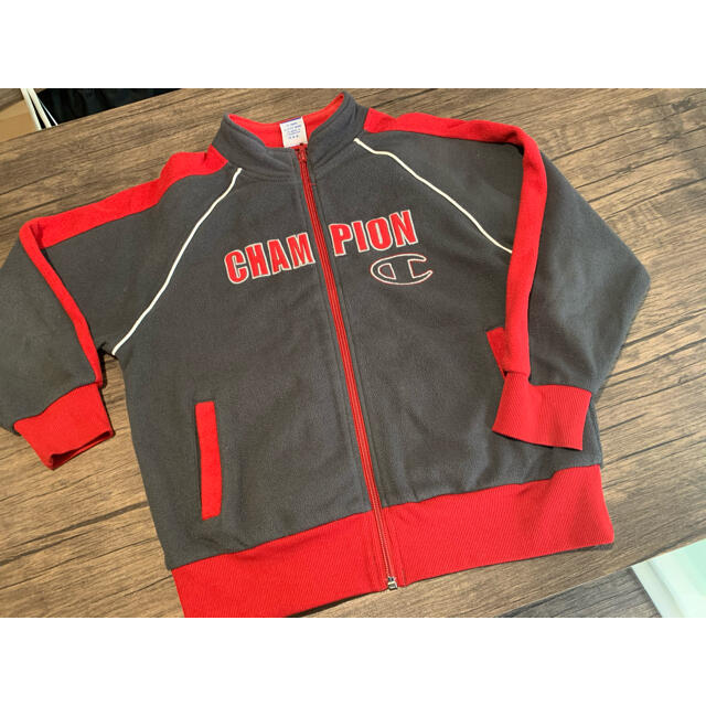 Champion(チャンピオン)のchampion  上着 キッズ/ベビー/マタニティのキッズ服男の子用(90cm~)(ジャケット/上着)の商品写真