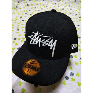 ステューシー(STUSSY)のSTUSSY キャップ NEWERA ステューシー ニューエラ 黒 刺繍 帽子(キャップ)