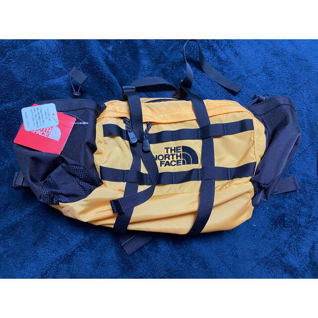 THE NORTH FACE(ザノースフェイス)のノースフェイス  DAY HIKER LUMBAR PACK イエローTNF メンズのバッグ(ショルダーバッグ)の商品写真