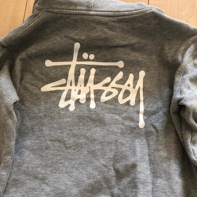 STUSSY(ステューシー)のスチューシーキッズ⭐︎ラージ　パーカー キッズ/ベビー/マタニティのキッズ服男の子用(90cm~)(ジャケット/上着)の商品写真