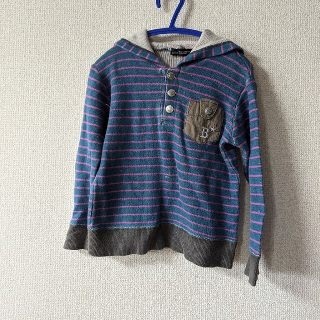 BeBe(ベベ)のBeBe/100 ボーダー パーカー キッズ/ベビー/マタニティのキッズ服男の子用(90cm~)(Tシャツ/カットソー)の商品写真