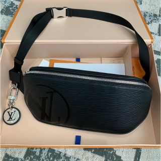 ルイヴィトン(LOUIS VUITTON)のLOUIS VUITTON バムバッグ　エピサークル　チャーム付(ボディーバッグ)