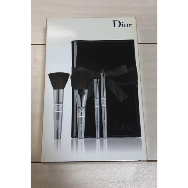 Christian Dior(クリスチャンディオール)のはせ様専用【未使用】 Dior バックステージ ミニブラシセット 4本入 コスメ/美容のメイク道具/ケアグッズ(ブラシ・チップ)の商品写真