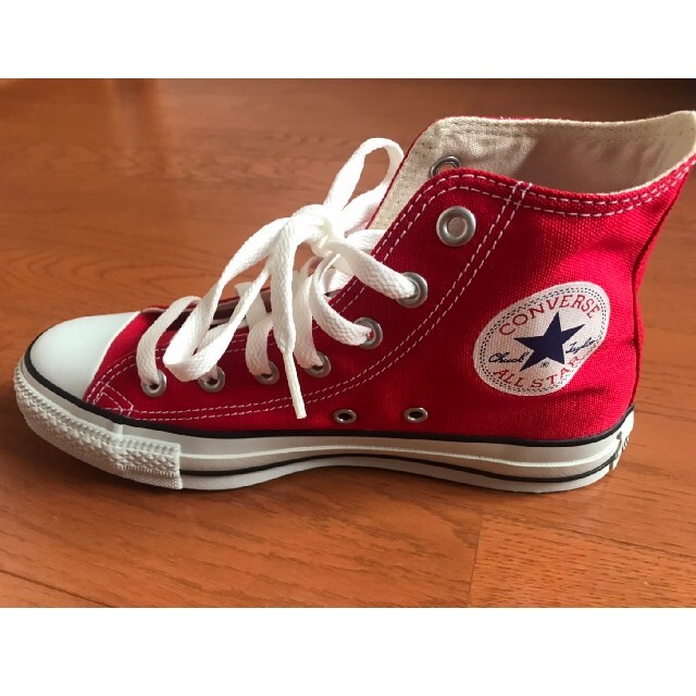 CONVERSE(コンバース)の【匿名配送】コンバース ハイカット 赤 ２４cm レディースの靴/シューズ(スニーカー)の商品写真