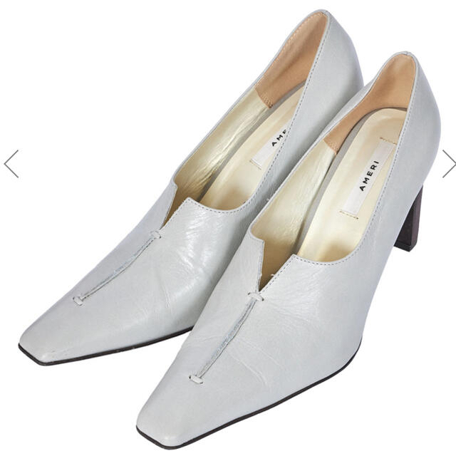 Ameri VINTAGE(アメリヴィンテージ)の【新品・未使用】LADY CUT PUMPS ライトグレー レディースの靴/シューズ(ハイヒール/パンプス)の商品写真