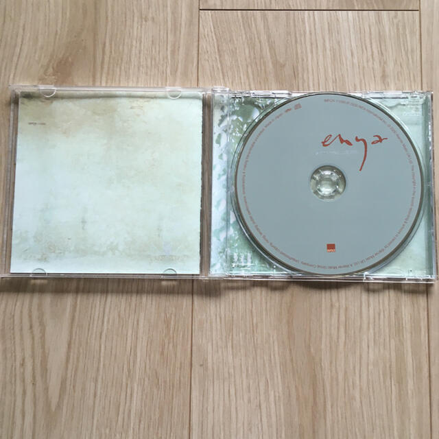 エンヤ　a day without rain エンタメ/ホビーのCD(ヒーリング/ニューエイジ)の商品写真