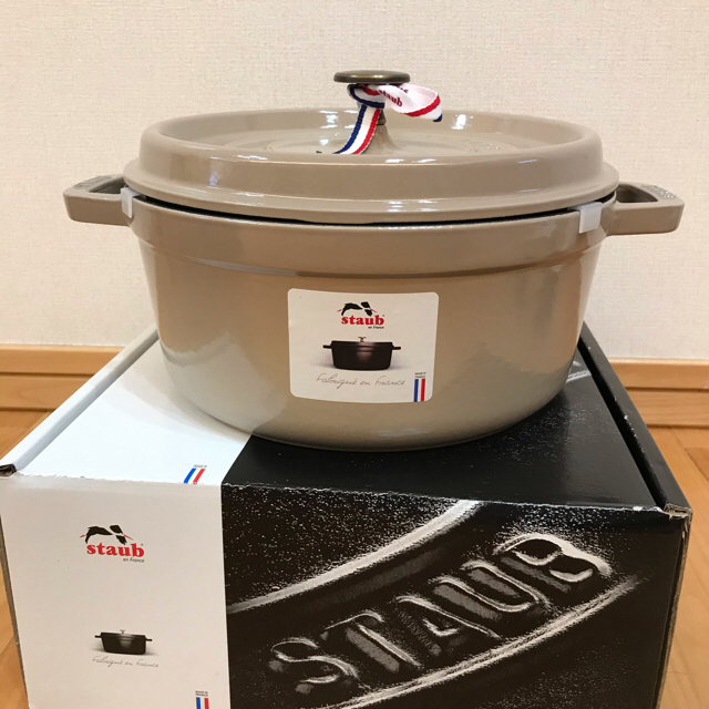 STAUB - レア限定【新品未使用】ストウブ ピコ ココットラウンド