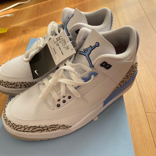 NIKE(ナイキ)のエアジョーダン3 UNC NIKE AIR JORDAN 3 メンズの靴/シューズ(スニーカー)の商品写真