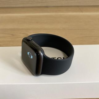 アップルウォッチ(Apple Watch)のApple Watch SE  スペースグレイ　44mm ソロループ(腕時計(デジタル))