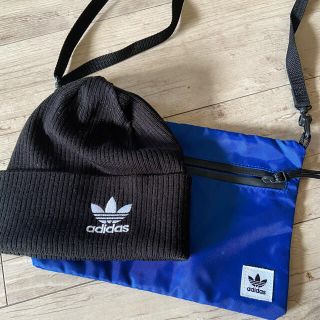 アディダス(adidas)の美品アディダスオリジナルサコッシュ&ニット(ニット帽/ビーニー)