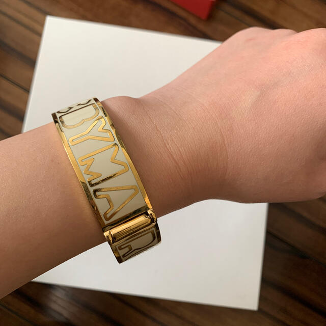 MARC BY MARC JACOBS(マークバイマークジェイコブス)のマークジェイコブスのブレス レディースのアクセサリー(ブレスレット/バングル)の商品写真