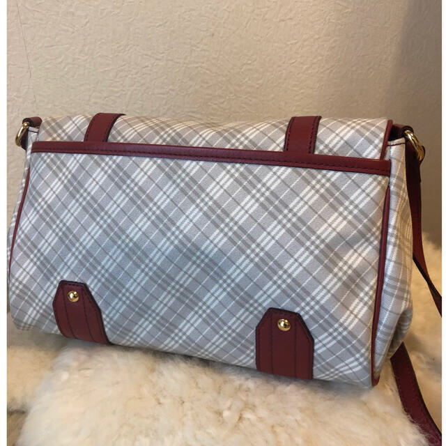 BURBERRY BLUE LABEL(バーバリーブルーレーベル)の約3.4万美品本物ブルーレーベルクレストブリッジ高級レザー使いショルダーバッグ レディースのバッグ(ショルダーバッグ)の商品写真