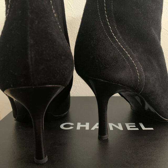CHANEL(シャネル)のシャネル  ショートブーツ　値下げ レディースの靴/シューズ(ブーツ)の商品写真