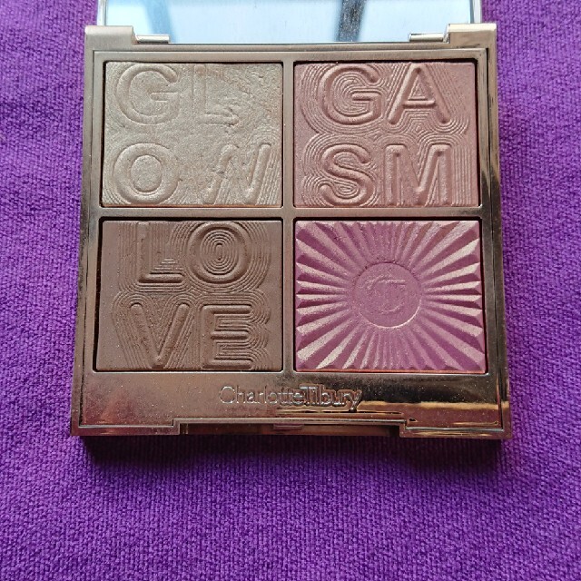 Charlotte Tilbury Glowgasm フェイスカラーパレット