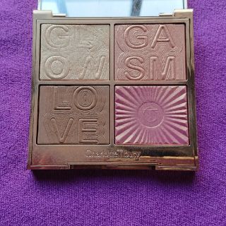 Charlotte Tilbury Glowgasm フェイスカラーパレット