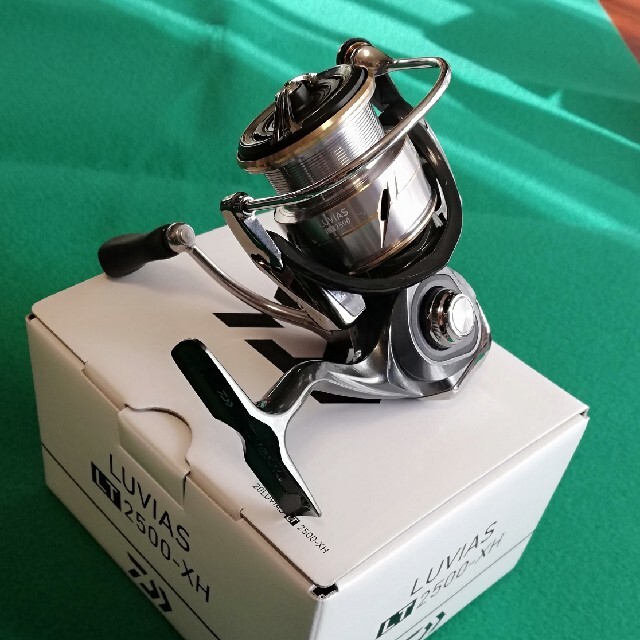 DAIWA(ダイワ)の美品　ダイワ　20ルビアス 2500-XH リール スポーツ/アウトドアのフィッシング(リール)の商品写真