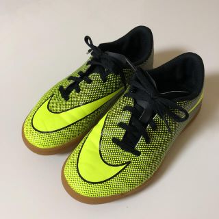 ナイキ(NIKE)のNIKE ジュニア フットサルシューズ 22.5cm(シューズ)