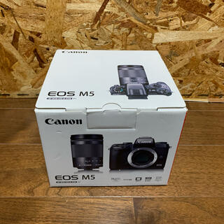 キヤノン(Canon)のcanon eos M5 レンズキット　新品未開封(ミラーレス一眼)