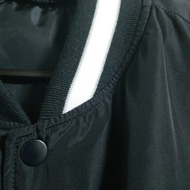 GU(ジーユー)のGU NFL スタジャン RAIDERS XL レイダース メンズのジャケット/アウター(スタジャン)の商品写真