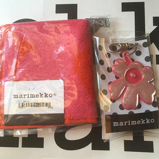 マリメッコ(marimekko)の新品　マリメッコ　ウニッコ　リフレクターとタオルハンカチ(キーホルダー)