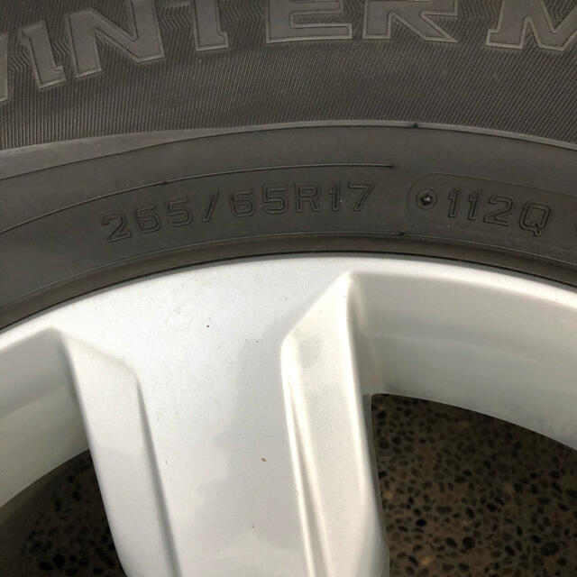 DUNLOP(ダンロップ)のABC様専用プラド 150後期 純正ホイール スタッドレス 265/65R17 自動車/バイクの自動車(タイヤ・ホイールセット)の商品写真