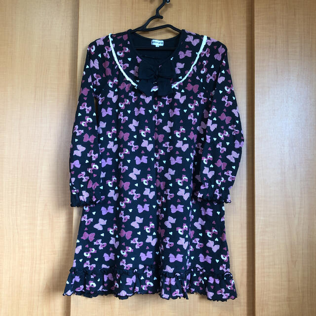 ニッセン(ニッセン)のリボン柄ワンピース140 キッズ/ベビー/マタニティのキッズ服女の子用(90cm~)(ワンピース)の商品写真