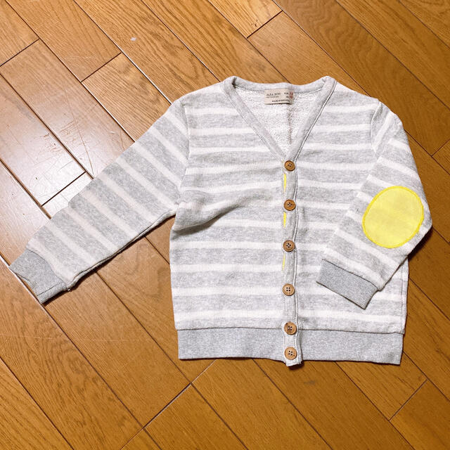 ZARA KIDS(ザラキッズ)のzara boys☆パッチ付きボーダーカーデ キッズ/ベビー/マタニティのキッズ服男の子用(90cm~)(カーディガン)の商品写真