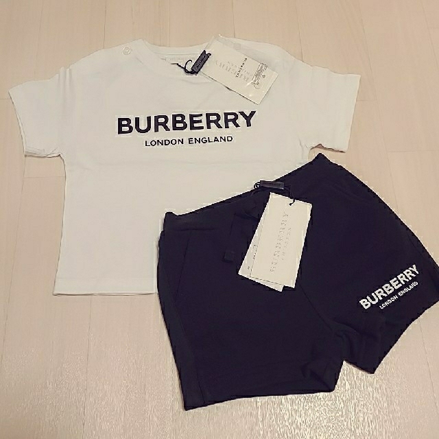 BURBERRY(バーバリー)のmami様専用出品♡ キッズ/ベビー/マタニティのベビー服(~85cm)(Ｔシャツ)の商品写真