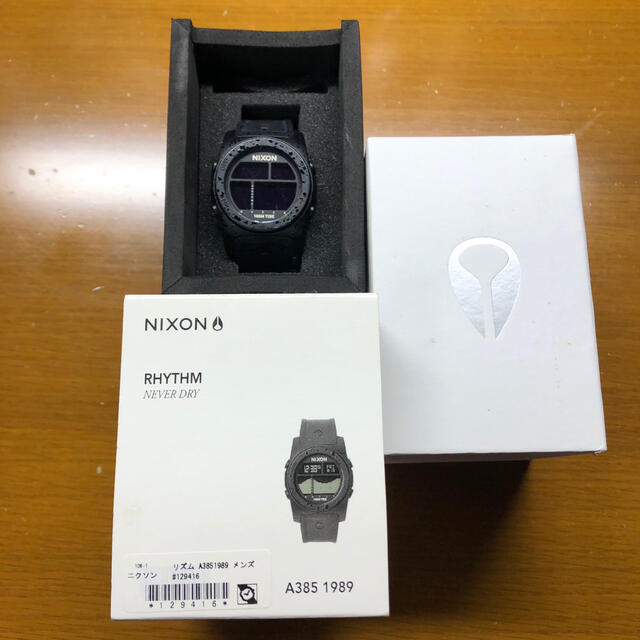 NIXON(ニクソン)のNixon ニクソン　RHYTHM never dry ブラック メンズの時計(腕時計(デジタル))の商品写真