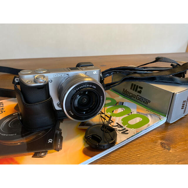ミラーレス一眼レフ SONY α6000-