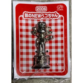 【未開封品・祝70周年!】2006年銀のNEWペコちゃん(キャラクターグッズ)