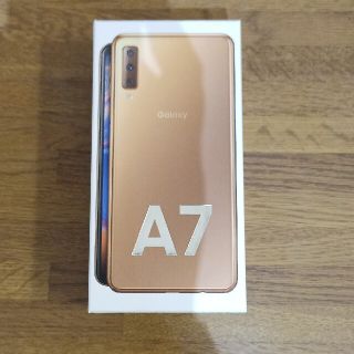 サムスン(SAMSUNG)の【未開封　送料込】楽天モバイル Galaxyギャラクシー A7 ゴールド(スマートフォン本体)