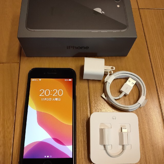 iphone8 64GB スペースグレイ SIMフリー スマホ/家電/カメラのスマートフォン/携帯電話(スマートフォン本体)の商品写真