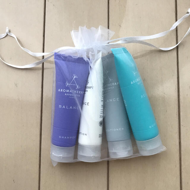 AROMATHERAPY ASSOCIATES(アロマセラピーアソシエイツ)の【アロマセラピー　アソシエイツ】アメニティ　トラベル　セット コスメ/美容のヘアケア/スタイリング(シャンプー)の商品写真